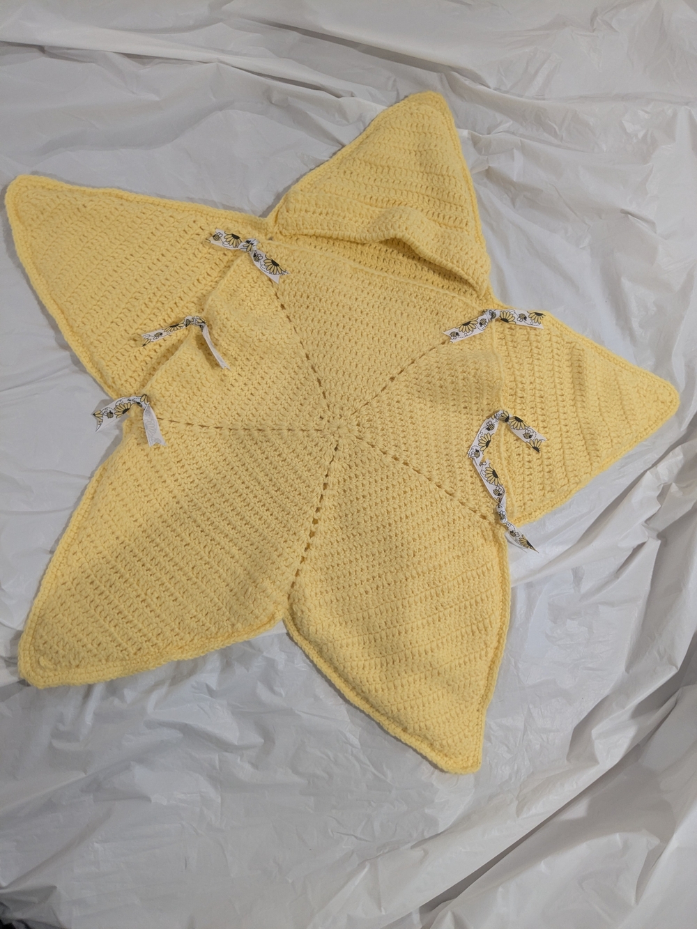 Handmade Yellow Star-Shaped Baby/Child Hooded Wrap 0-4;6 Months